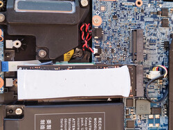 Dysk SSD z podkładką termiczną i wolnym gniazdem SSD