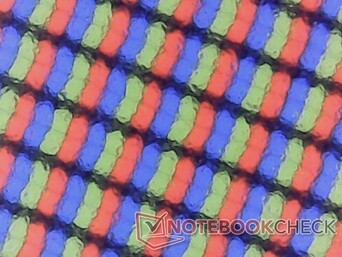 Tylko minimalna ziarnistość pomimo matowej nakładki