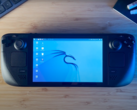 SteamOS 3.0 firmy Valve, który zasila popularny handheld Steam Deck, jest zasilany przez Arch Linux. (Źródło obrazu: WJ Pearce via YouTube)