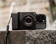 Caira zamienia smartfony w aparaty mikro Cztery Trzecie (źródło obrazu: Camera Intelligence)