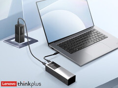 Power bank ThinkPlus o mocy 125 W kosztuje w Chinach około 32 dolarów. Na zdjęciu: zdjęcie promocyjne przenośnej ładowarki. (Źródło zdjęcia: Lenovo)