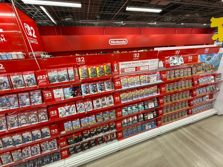 Gry na Nintendo Switch 2 w japońskim sklepie (źródło obrazu: konto Nintendeal X)