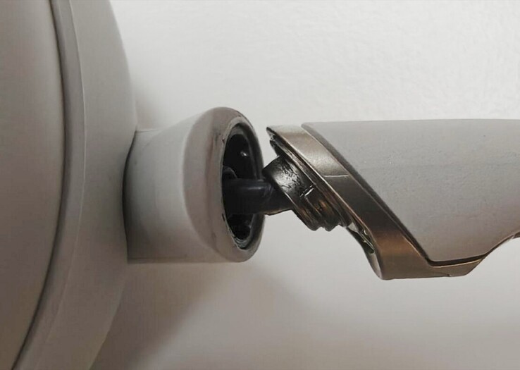 Właściciel Sony WH-1000XM6 zgłosił pierwszy wadliwy zawias (źródło obrazu: Xiaohongshu)