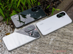Xiaomi zaoferuje Poco F7 w trzech premierowych kolorach. (Źródło obrazu: Notebookcheck)