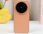 Pomarańczowy Vivo X500 Pro Max będzie dostępny jako model globalny z większą baterią niż wersja przeznaczona na rynek UE, jak wynika z oferty sprzedawcy w Hongkongu.