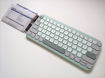 Zawartość opakowania. (Źródło obrazu: Notebookcheck)