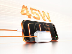 Flow 3 może zasilać trzy urządzenia jednocześnie. Na zdjęciu: zdjęcie promocyjne przedstawiające szybkie ładowanie power banku o mocy 45 W. (Źródło zdjęcia: Sharge)