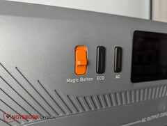Magiczny przycisk przełącza między 230 i 120 V