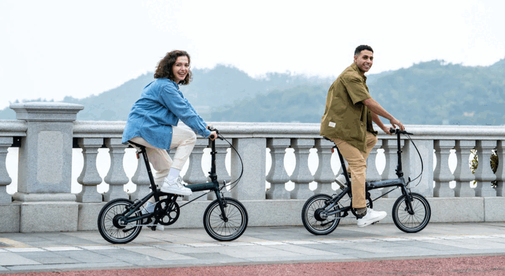 Rower elektryczny Dahon K-Feather jest wyposażony w akumulator o pojemności 120 Wh i zapewnia maksymalny zasięg wspomagania wynoszący 40 km (źródło zdjęcia: Dahon)