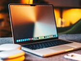 Apple mówi się, że w macOS 27 zostanie zmieniony projekt "Liquid Glass".