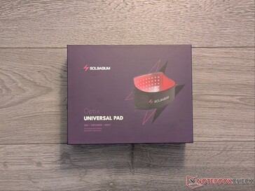 Pudełko detaliczne podkładki Solbasium Optix Universal.