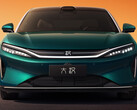 Zasięg 626 mil, moc 764 hp i czas ładowania wynoszący 9 minut: firma BYD rozpoczęła w Chinach przedsprzedaż nowego luksusowego sedana elektrycznego Da Han EV, którego ceny zaczynają się od kwoty odpowiadającej około 36 900 dolarów