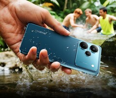 Realme P4 Pro 5G jest dostępny w trzech kolorach, w tym w kolorze granatowym (źródło zdjęcia: Realme)