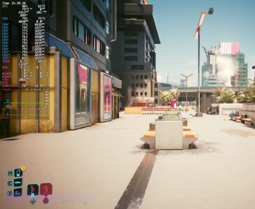 Gra „Cyberpunk 2077” uruchomiona w rozdzielczości 1080p w ustawieniach „Ultra” z włączoną funkcją FSR Auto na urządzeniu Steam Machine z wyświetlanym na ekranie okienkiem pokazującym wydajność