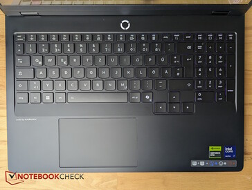 Klawiatura i touchpad