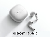 Xiaomi twierdzi, że Buds 6 wytrzymają do 35 godzin między ładowaniami, biorąc pod uwagę etui ładujące.