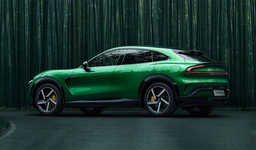 Xiaomi YU7 jest większy niż Tesla Model Y i ma większą baterię.