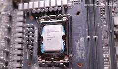Model ES 14901KE na płycie głównej