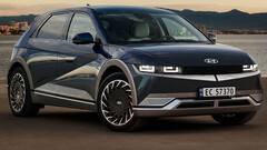 Nowe amerykańskie przepisy dotyczące zużycia paliwa mogą spowodować wzrost popularności bardziej kompaktowych pojazdów elektrycznych, takich jak Hyundai Ioniq 5. (Źródło zdjęcia: Fiat)