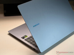 Galaxy Book4 Ultra ma już prawie dwa lata. (Źródło obrazu: Notebookcheck)