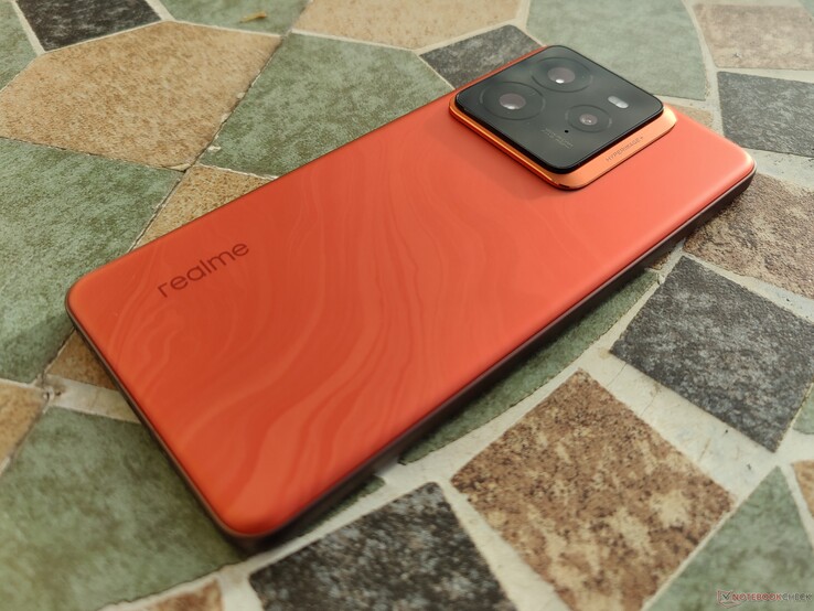 Test smartfona Realme GT7 Pro (źródło obrazu: Marcus Herbrich)