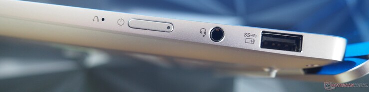 Prawa strona: Przycisk zasilania, gniazdo audio, USB-A 3.2 Gen 1
