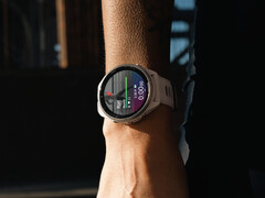 Forerunner 965 jest jednym z pięciu smartwatchy Forerunner, które mogą pobrać i zainstalować wersję beta 24.10. (Źródło zdjęcia: Garmin)